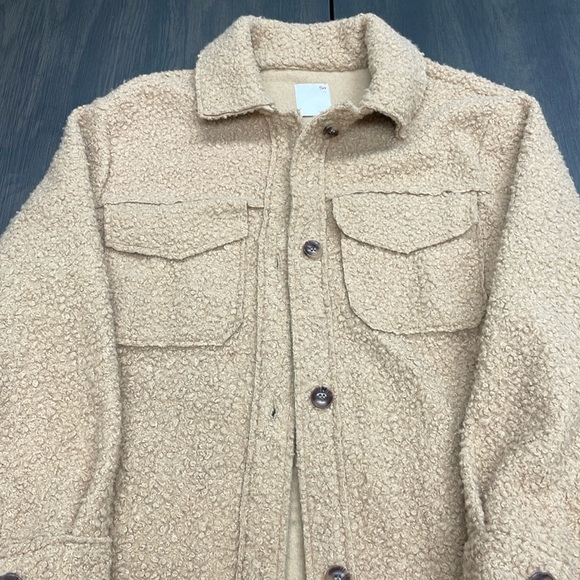 SO Sweaters - Women’s faux wool material flannel.